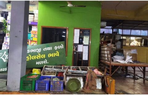 Ashram Road | Iscon Square | SEOK ID - PNBA0425