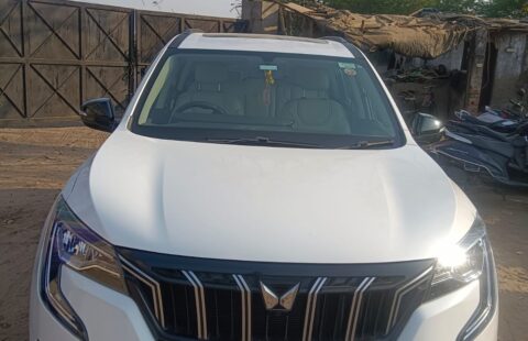 Mahindra XUV-700 AX5 DSL 7Seater | SEOK ID – PNBA0576